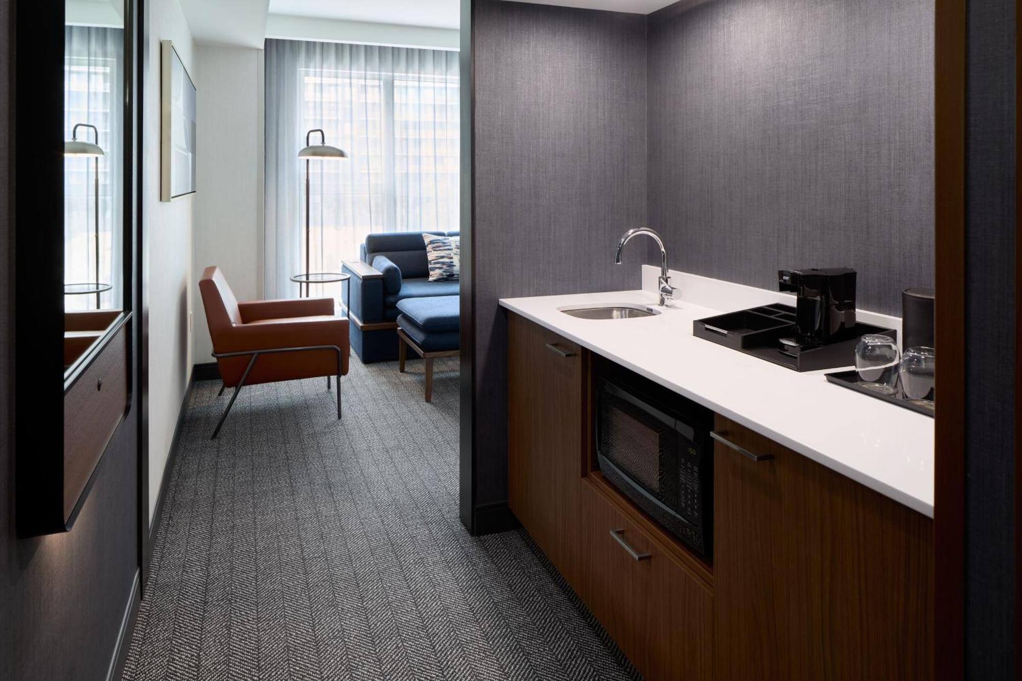 Hotel Courtyard By Marriott Montreal Laval Exterior foto
