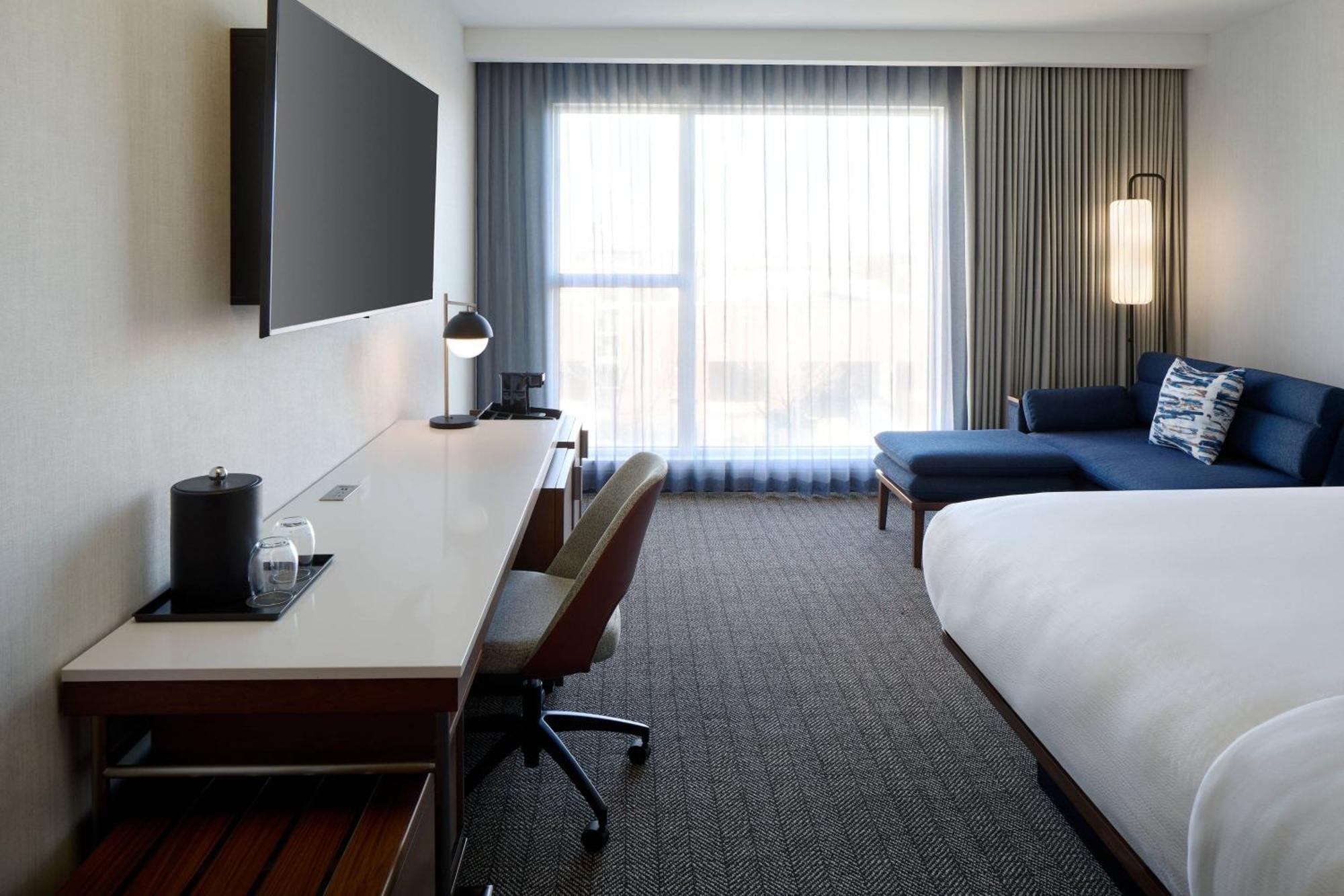 Hotel Courtyard By Marriott Montreal Laval Exterior foto