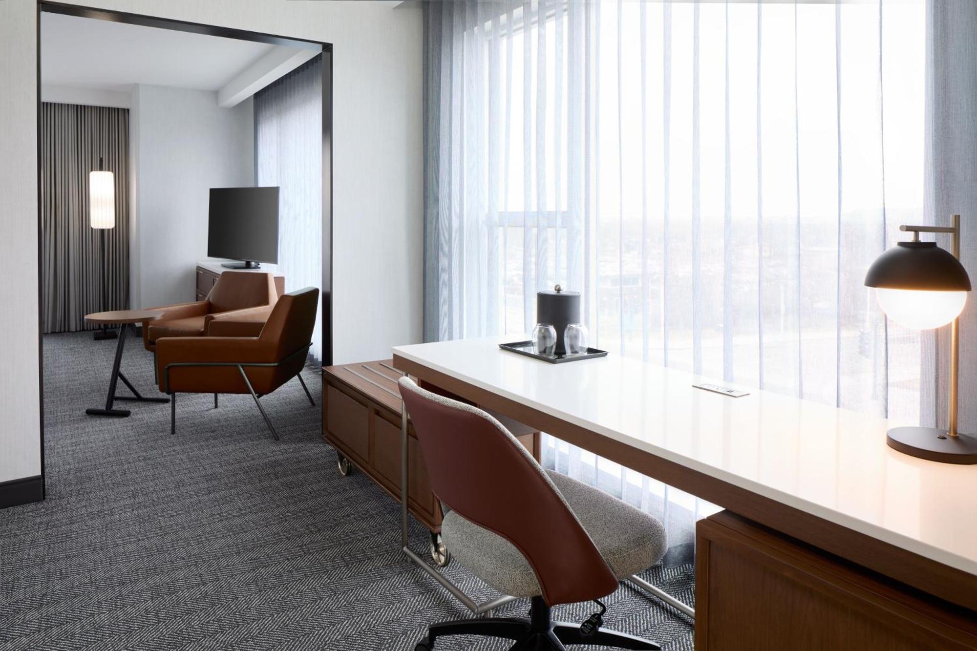 Hotel Courtyard By Marriott Montreal Laval Exterior foto