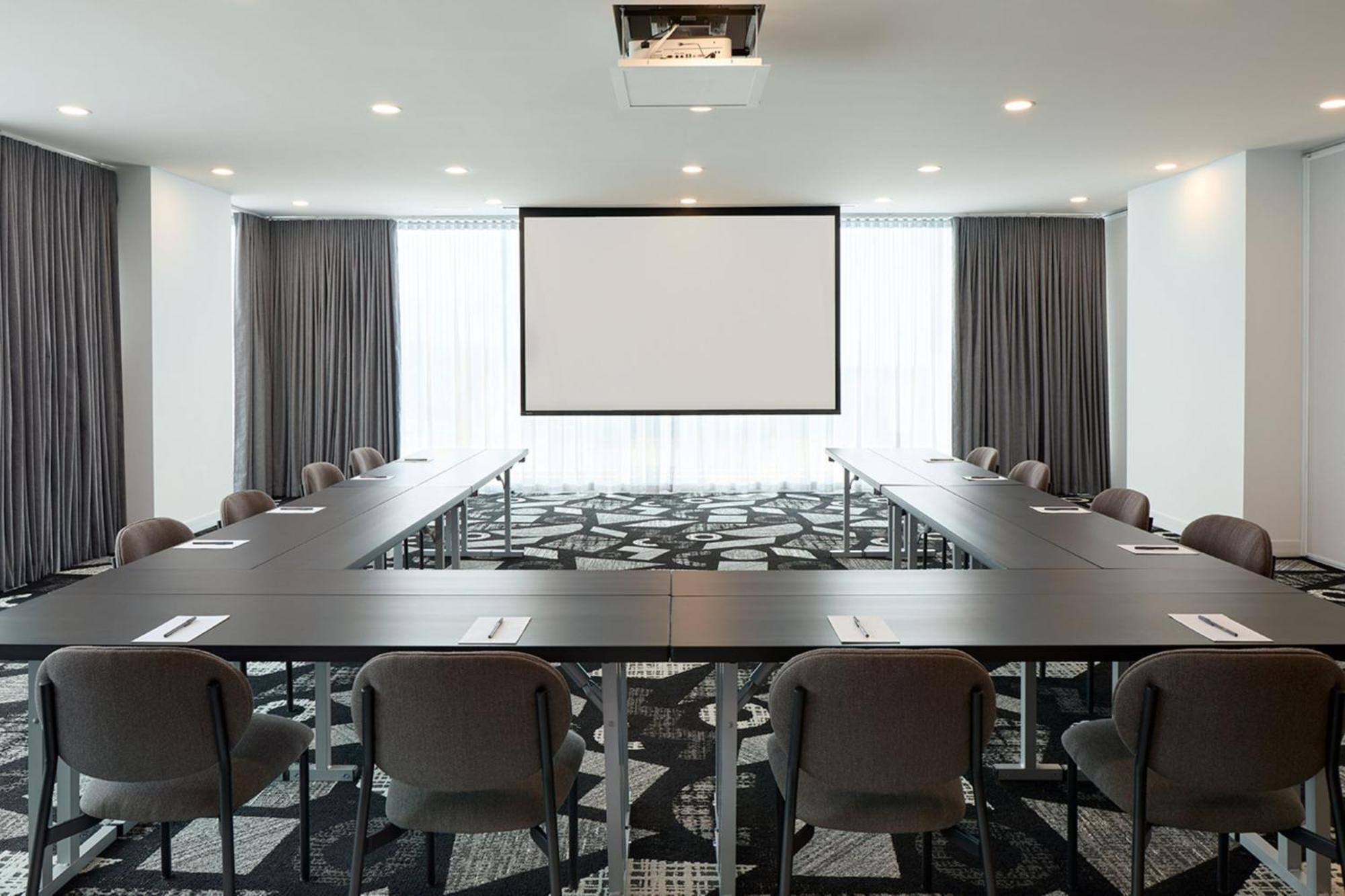 Hotel Courtyard By Marriott Montreal Laval Exterior foto