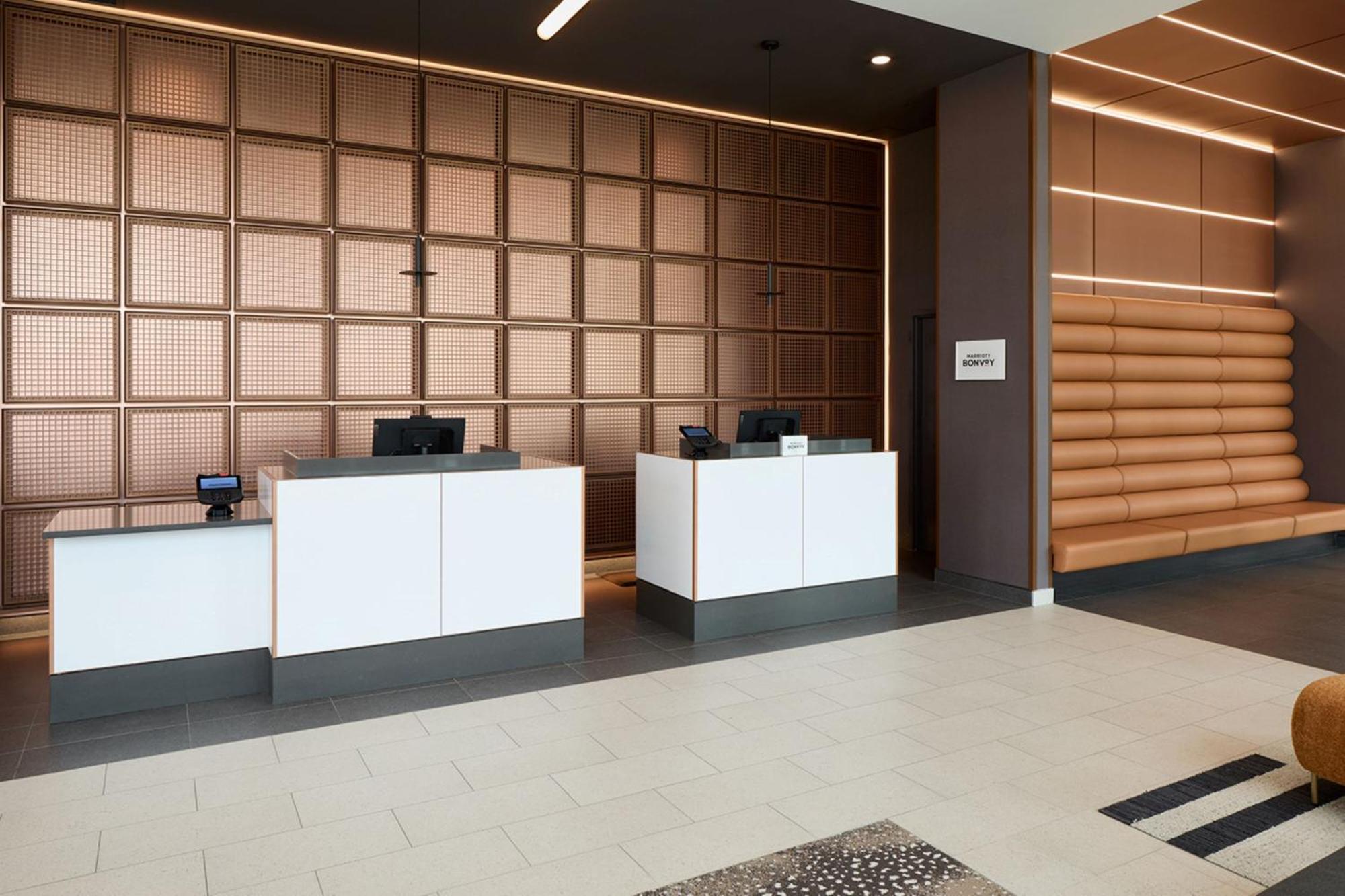Hotel Courtyard By Marriott Montreal Laval Exterior foto